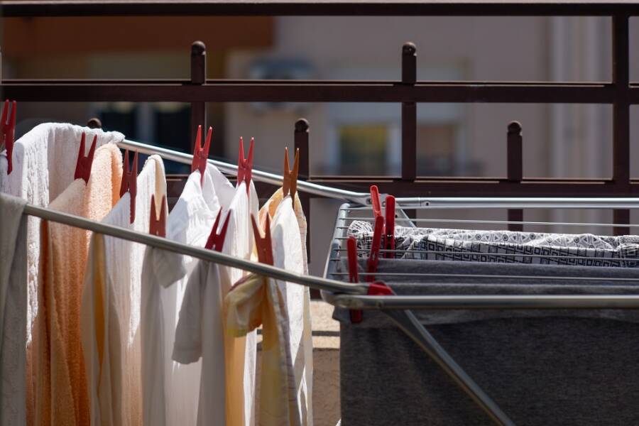 Drying laundry in cold weather